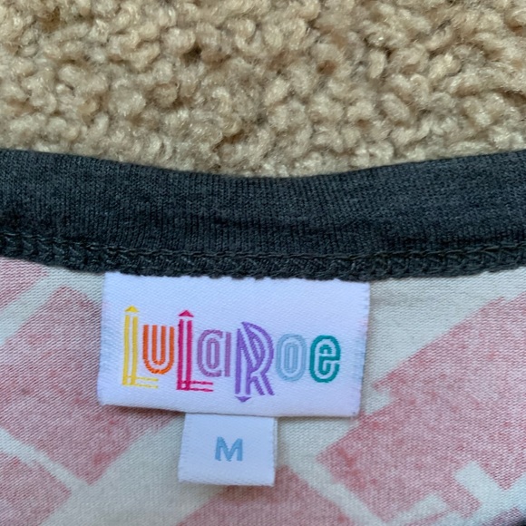 LulaRoe Randy top - Picture 2 of 2